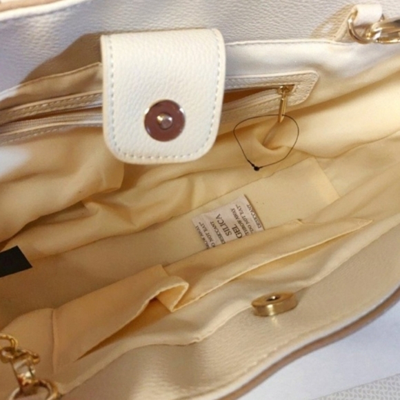 ♡𝘎𝘶𝘦𝘴𝘴 𝘉𝘢𝘨♡ - Picture 4 of 5